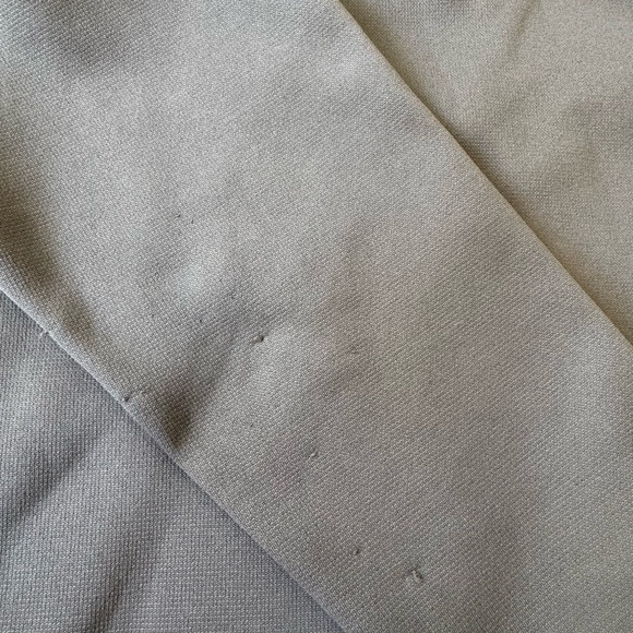 Kids Under Armour 1/4 zip fleece. Very good condition. Youth Small. - Picture 3 of 5